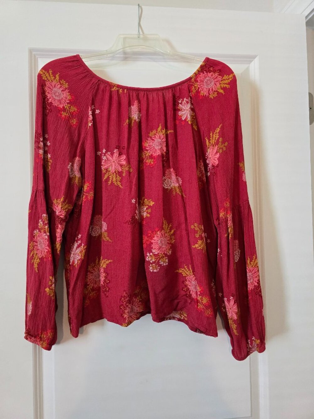 Casual long sleeved top